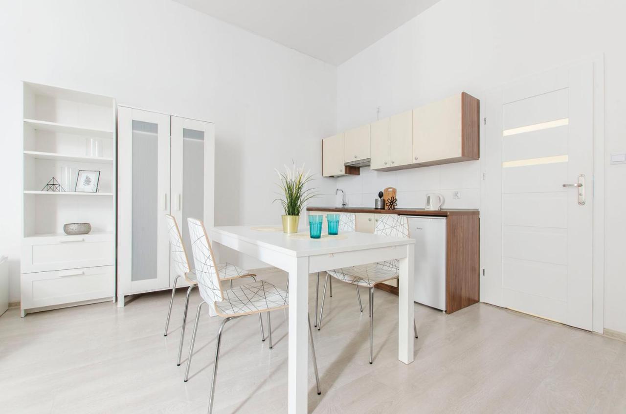 Cozy Apartments On Sierpnia Street 罗兹 外观 照片