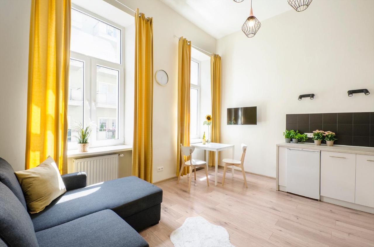 Cozy Apartments On Sierpnia Street 罗兹 外观 照片